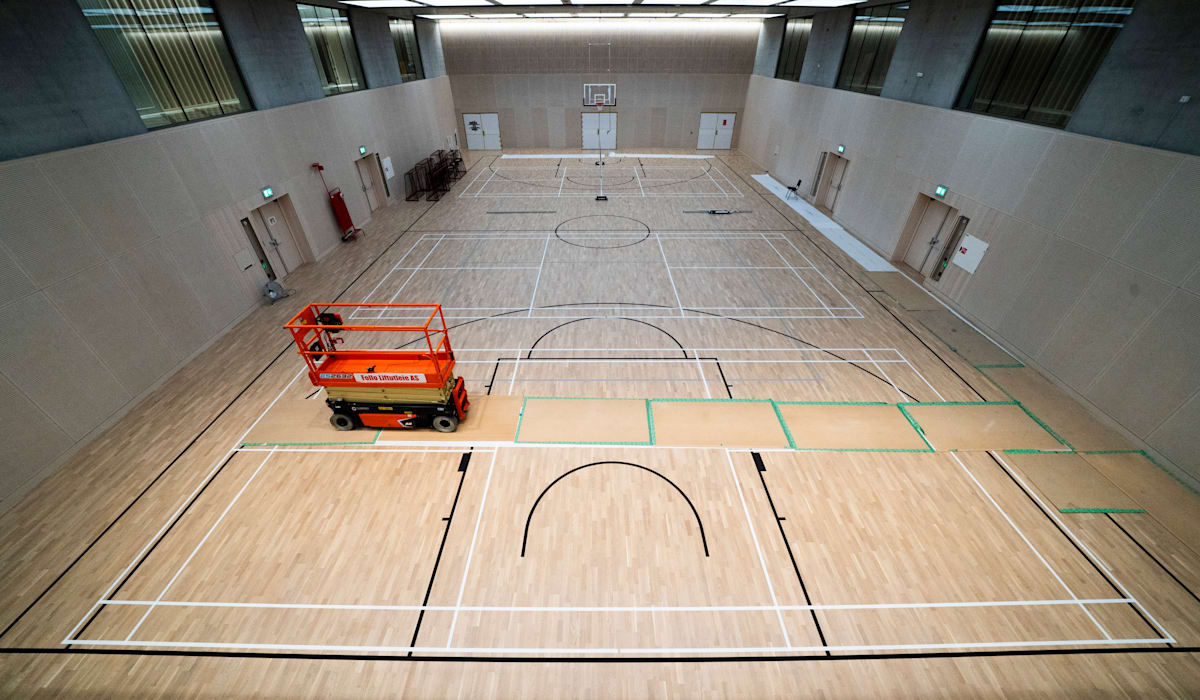 Regjeringens egen basketballbane får kritikk: – Garantert Norges dyreste idrettshall