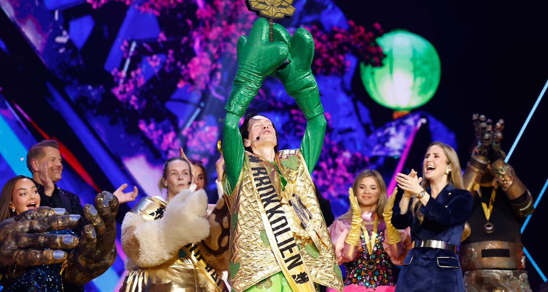 Kultur, NRK | Emmas sterke konkurrenter måtte la maskene falle