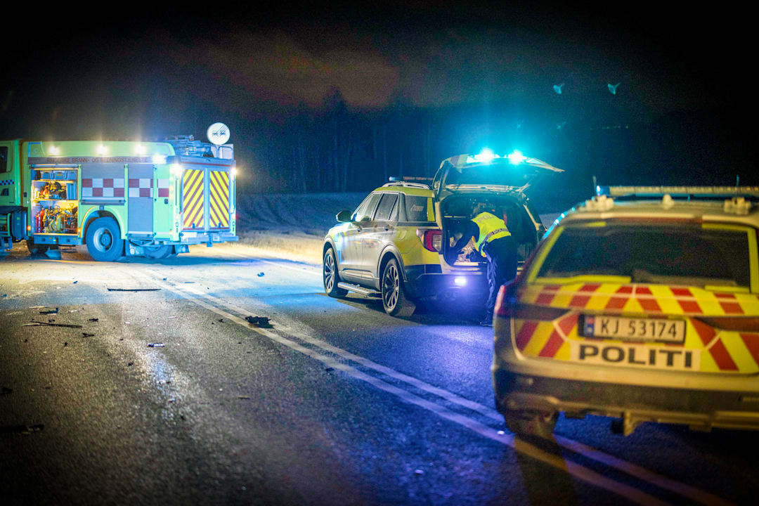 Alvorlig trafikkulykke mellom vogntog og personbil på E16