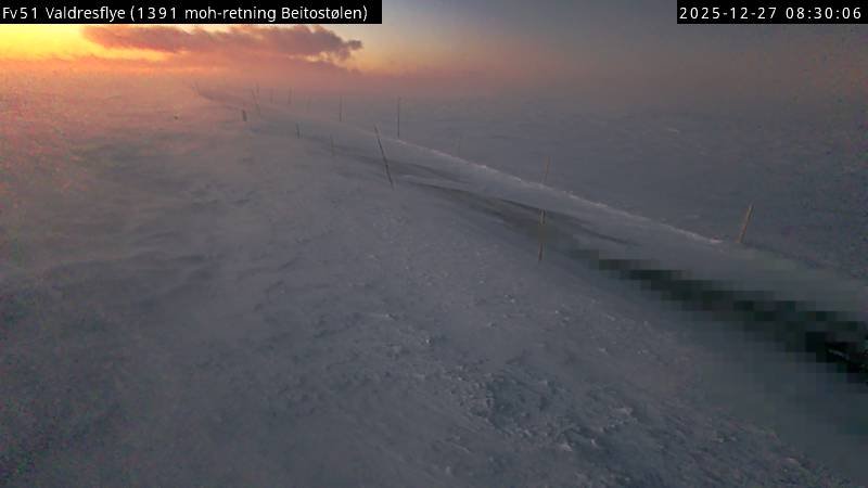 Vær, Valdres | Stenger fylkesveien på grunn av uvær