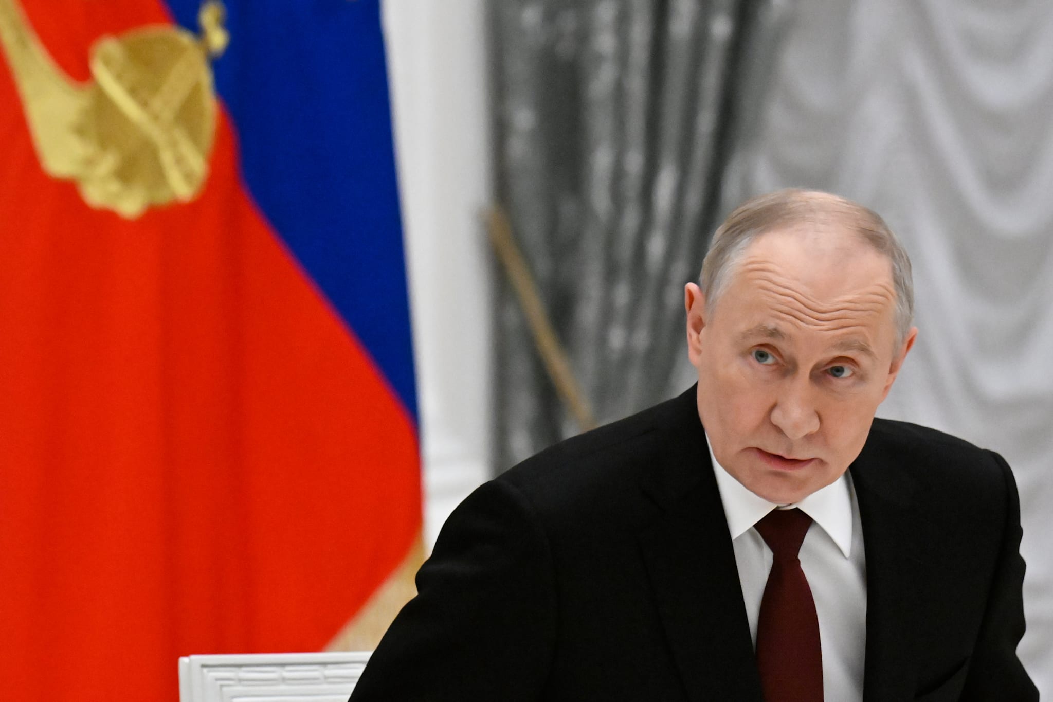 Russlands president Vladimir Putin skal tirsdag møte USAs spesialutsending Steve Witkoff i Moskva. 