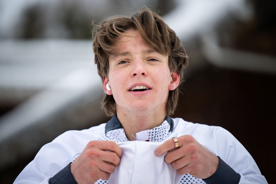 Russerne Savelij Korostelev og Darija Neprjajeva debuterte i verdenscupen – begge slått ut fra prologen i Davos