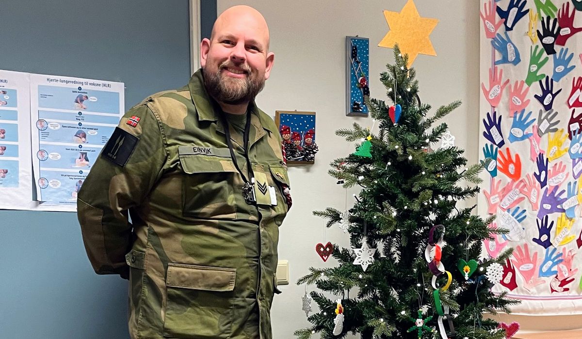 Fredag kan du møte HV-soldater i uniform på jobb over hele Sør-Helgeland
