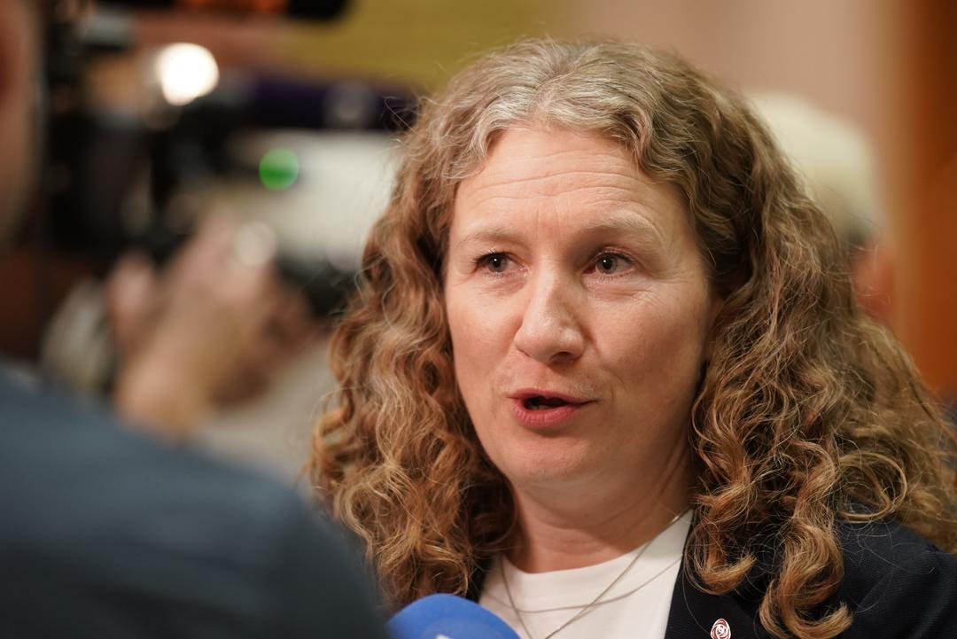 – Kommer til å ha samtaler med SV og MDG