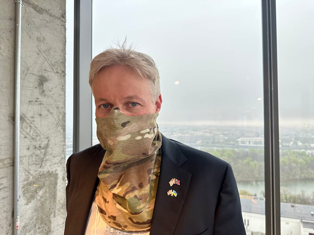 Signerte taushetsavtale med maske-firmaet Watchbird
