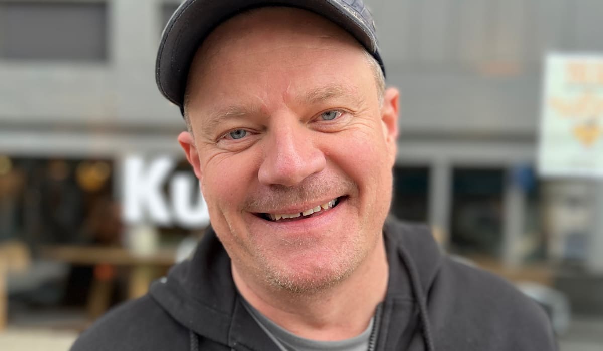 Sett flere stoler til bordet