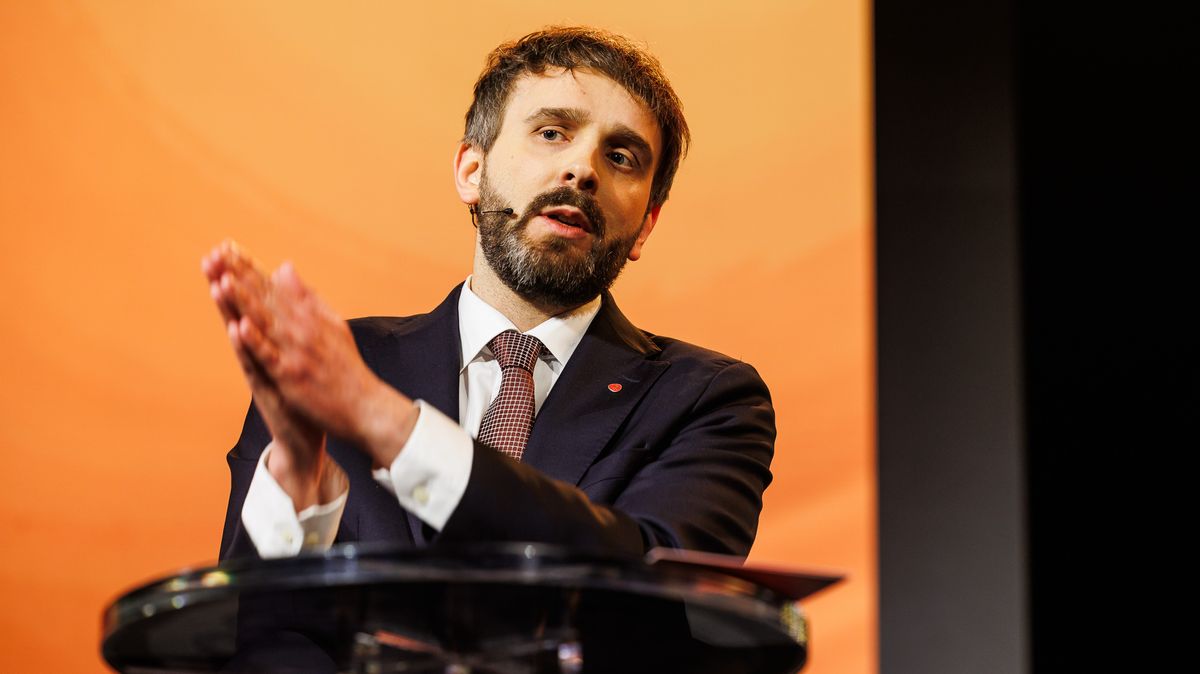 Jan Christian Vestre (Ap) og regjeringen har bevilget mer penger til helseplattformen.