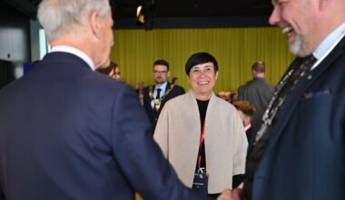 Søreide gjør det nesten like bra som Støre