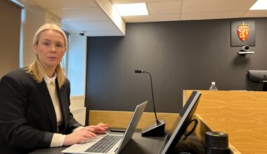 Nyheter, Telemark | Tidligere skoleansatt tiltalt: Skal ha spurt elev om de kunne være hemmelige kjærester - Telemarksavisa