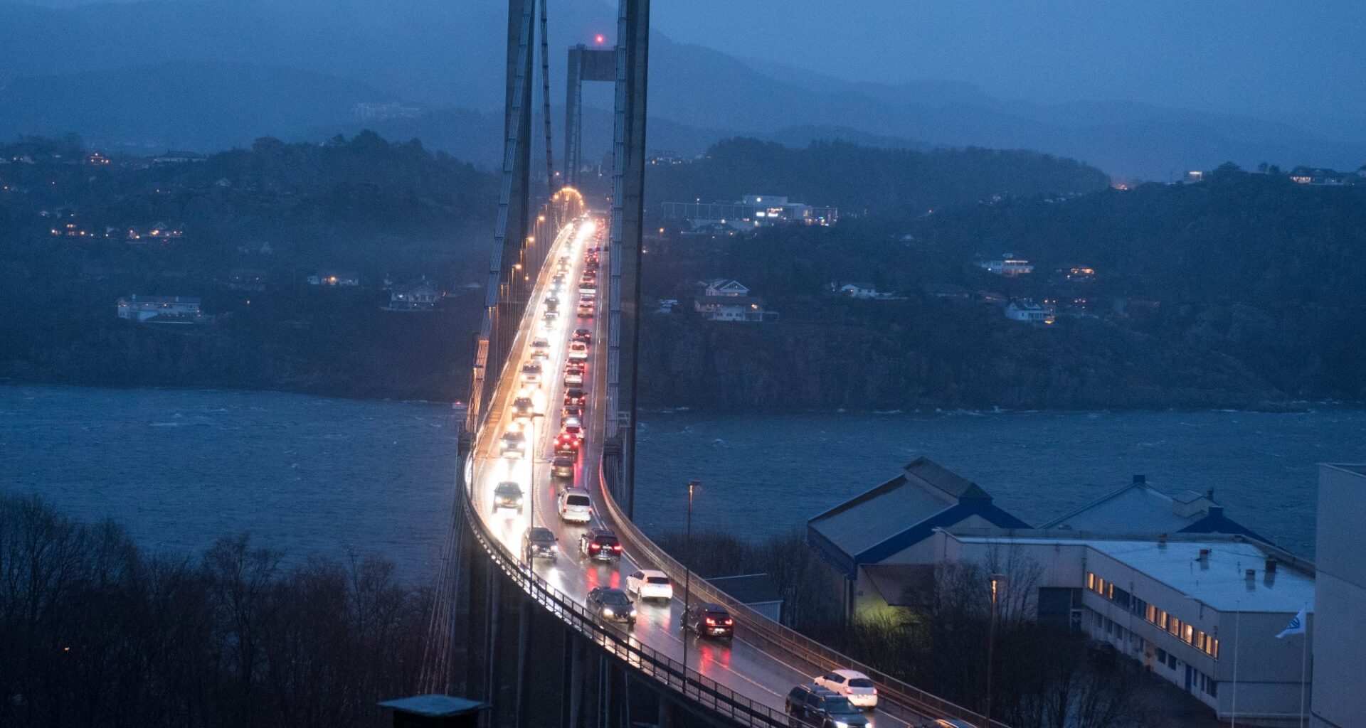 Sotrabroen, Trafikk | Saktekjørende bilist fikk beskjed om å skjerpe seg