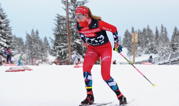 NM-KLAR: Karoline Simpson-Larsen går to konkurransar under NM på Beitostølen.  Korona, streptokokkar, biholebetennelse, vanleg forkjøling og RS-virus. Vinteren har servert ei lang liste med sjukdomar for Sjur Røthe. Vossingen går sitt fyrste skirenn i 2024 under NM laurdag.