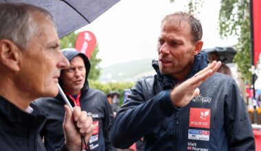 – Latterlig, patetisk og teit