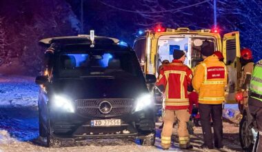 Mann forsøkte å hjelpe etter utforkjøring