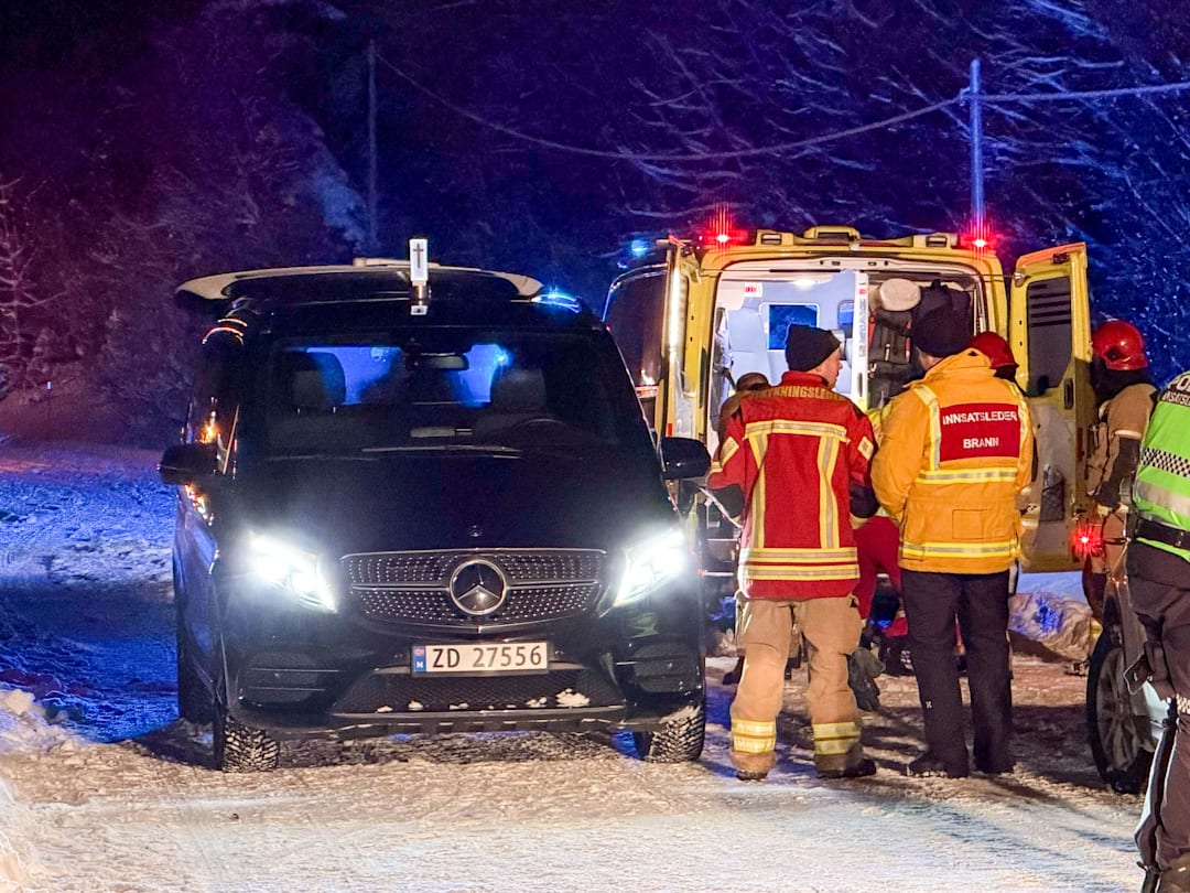 Mann forsøkte å hjelpe etter utforkjøring