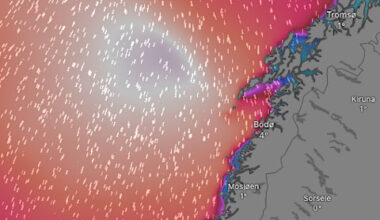 Garasje tatt av vinden på Helgeland