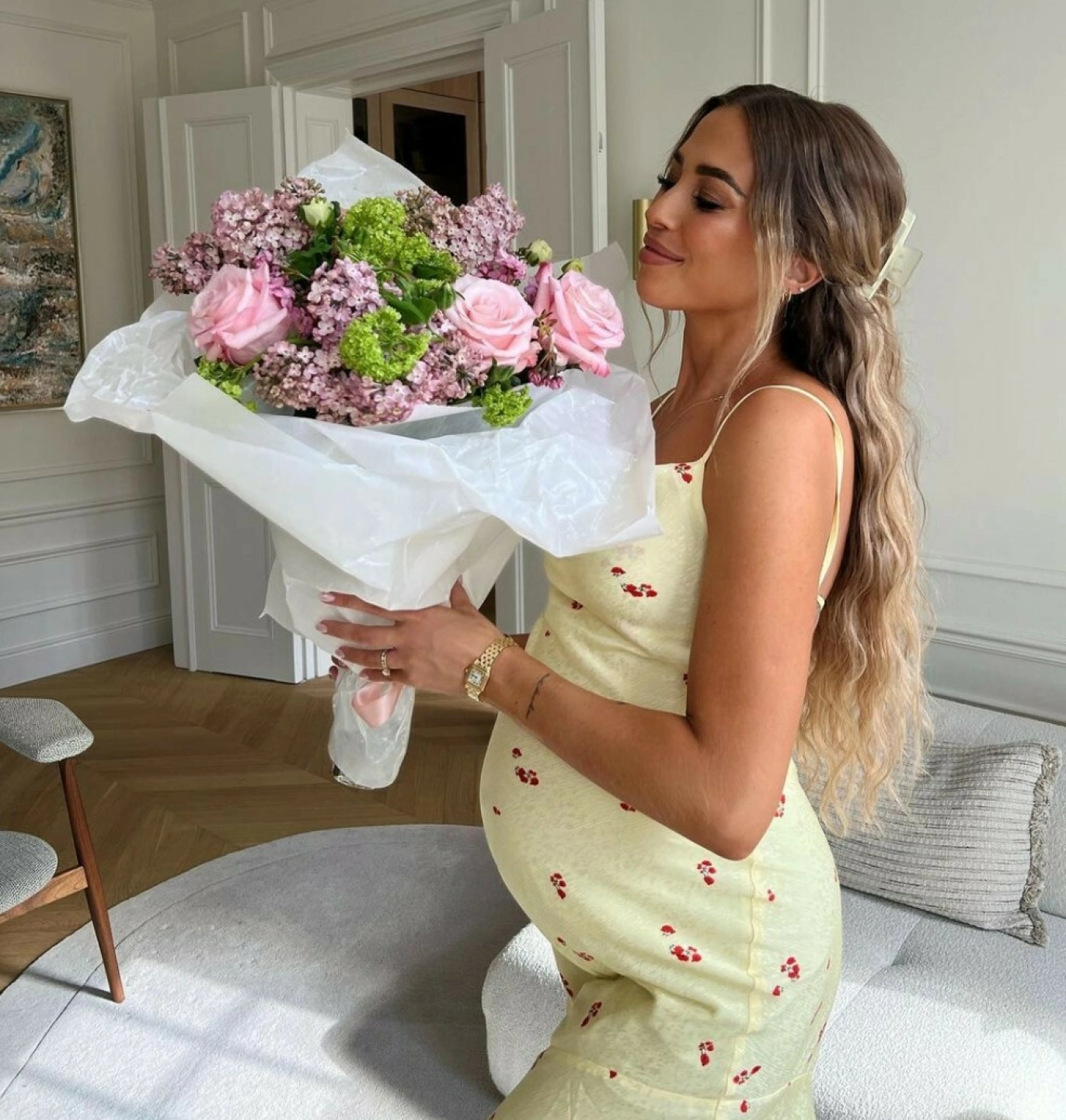 GRAVIDLYKKE: Dette blir den svenske influenserens fjerde barn, og hennes første datter. Foto: Instagram / @kenzas