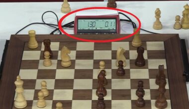 Caruana Carlsen klokke