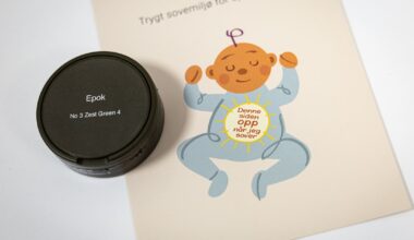 Ikke anbefalt å samsove med barnet når man snuser