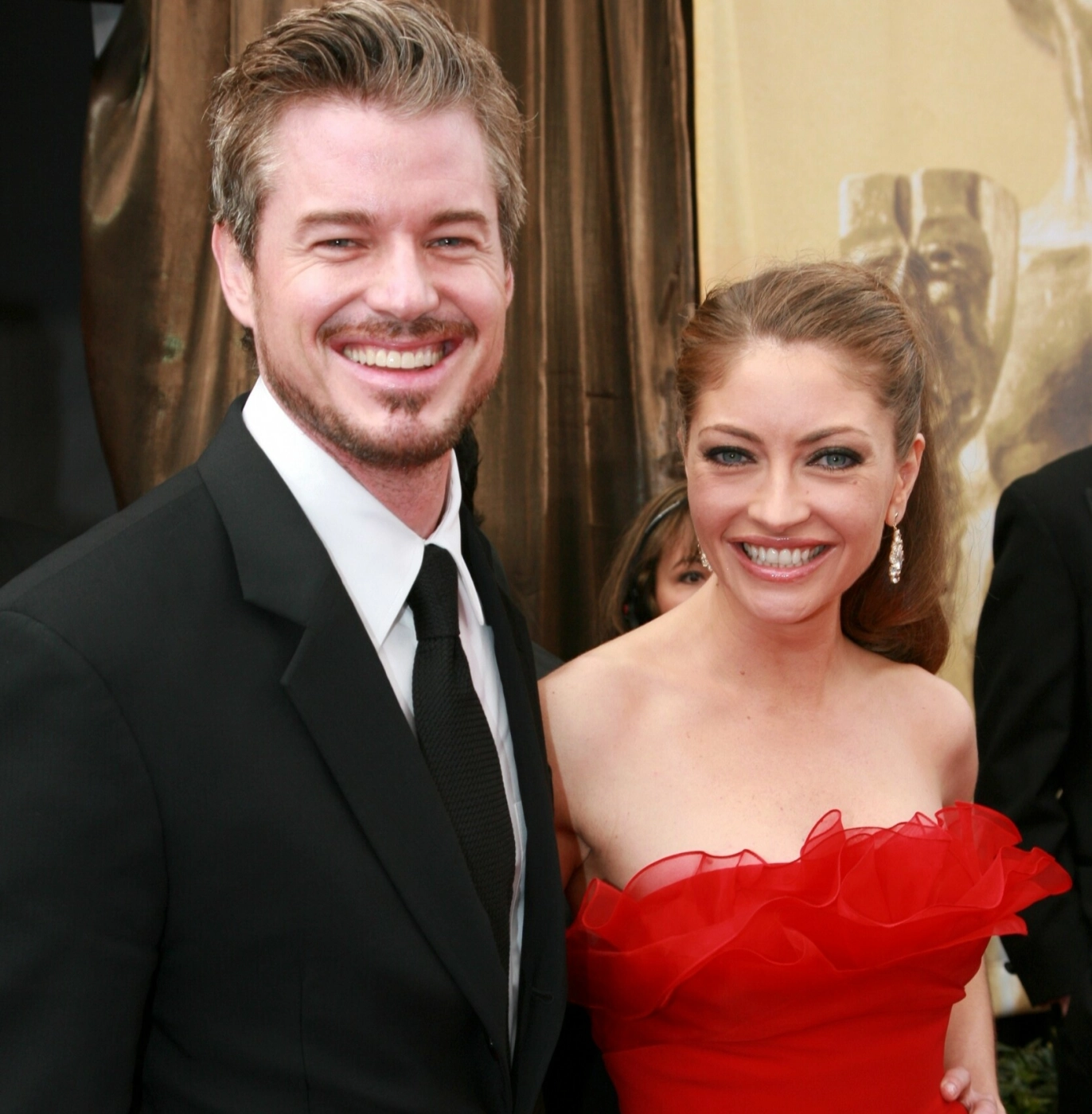 STÅR SAMMEN: Selv om Eric og Rebecca ønsket å gå fra hverandre etter 14 år som gift, står de likevel støtt' sammen i dag i kampen mot skuespillerens sykdom. Foto: Alex Berliner / BEI / REX