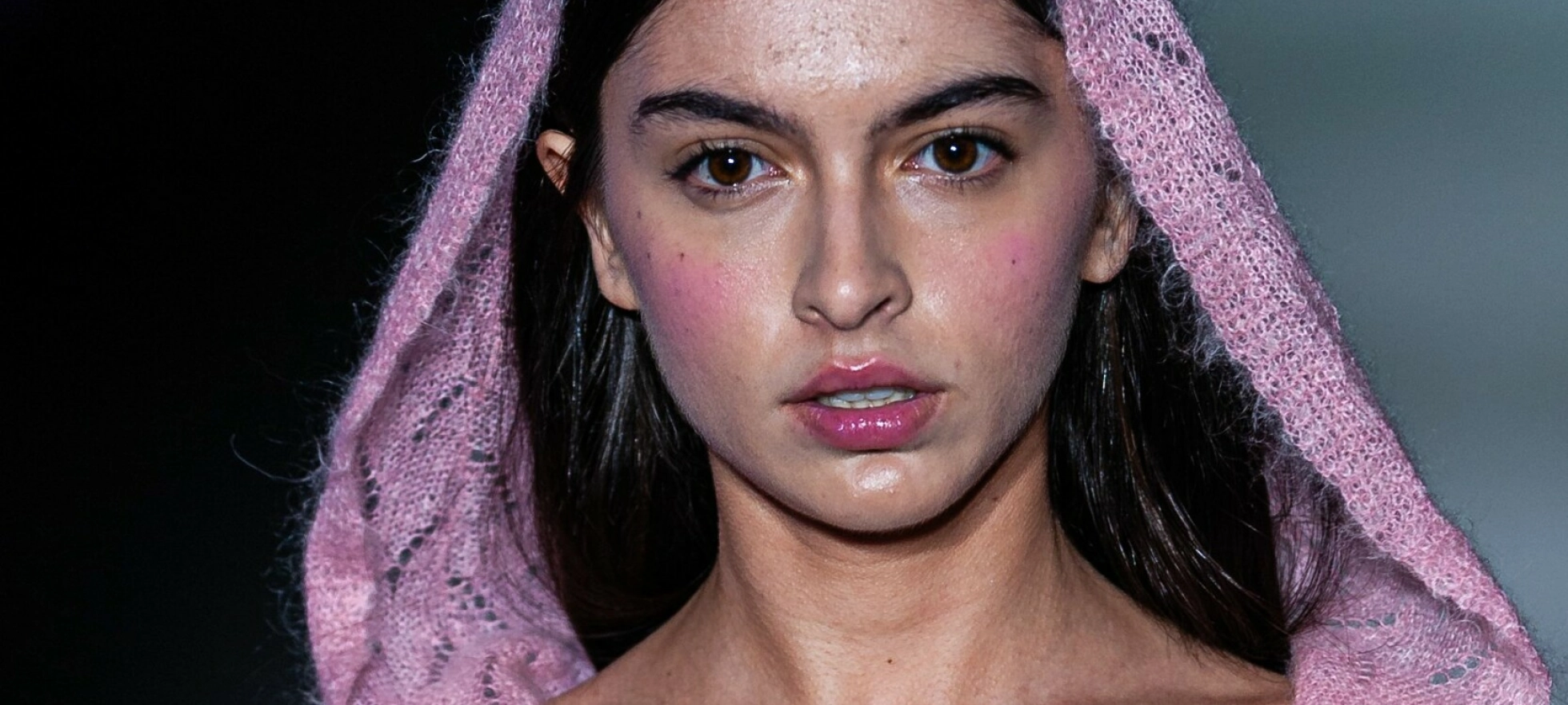 Nå skal du sminke deg slik