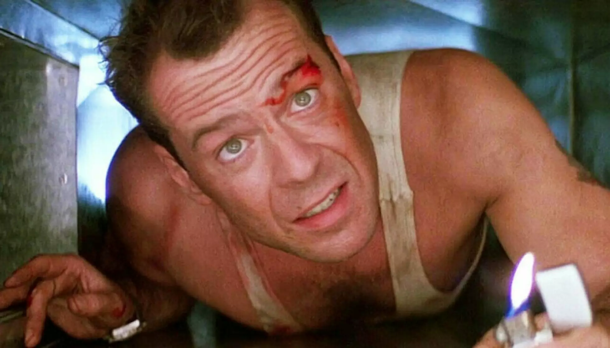 «DIE HARD»: Bruce Willis får virkelig kjørt seg i actionfilmklassikeren «Die Hard». Foto: Moviestore/NTB