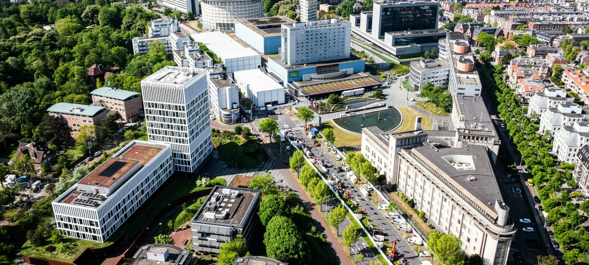 - Står midt i stormen