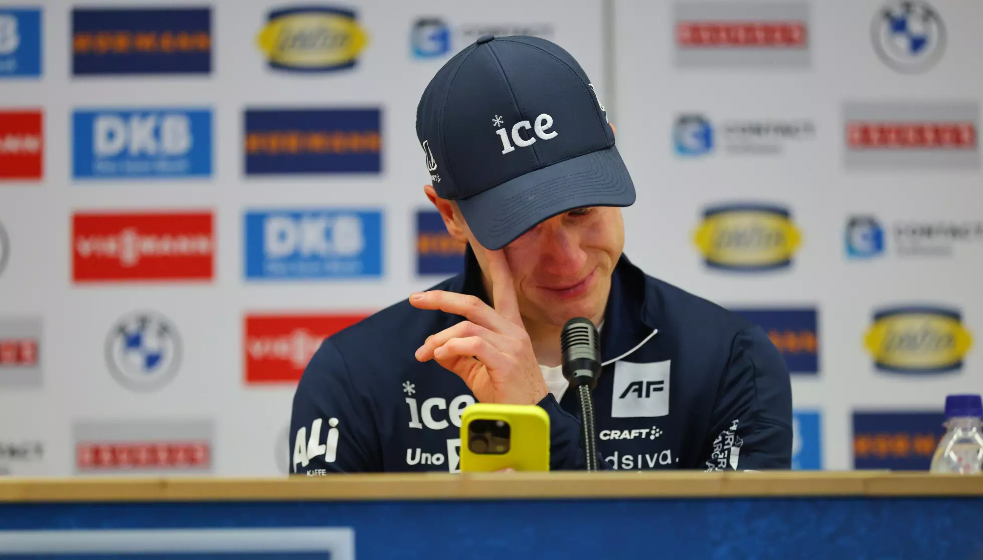 SJOKKERTE ALLE: På en hasteinnkalt pressekonferanse i Ruhpolding i januar fortalte Johannes Thingnes Bø at det ble hans siste sesong. Foto: Thomas Bachun / BILDBYRÅN