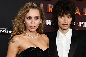 Kilder: - Forlovet seg!