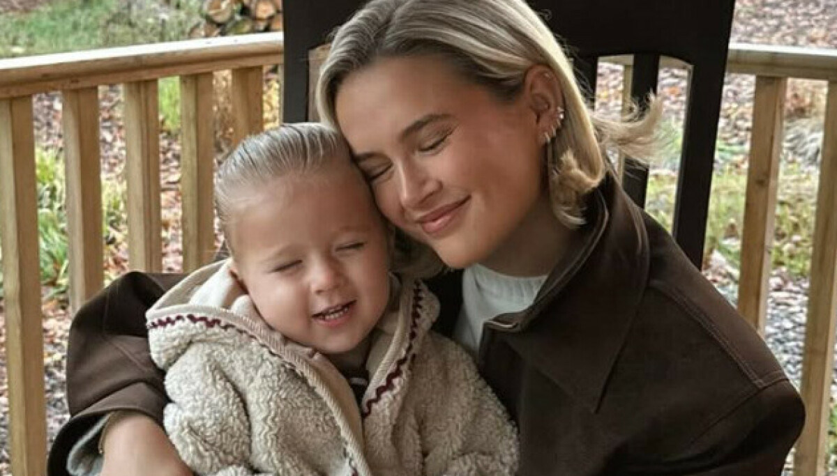 Molly-Mae Hague i dramatisk uke: Hasteinnleggelse og sjokkbrudd