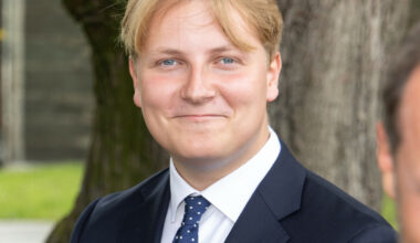 Høyre foreslår fulltidsjobb som kongelig