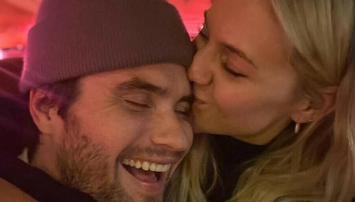 Kelsea Ballerini ber fansen respektere freden etter bruddet med Chase Stokes