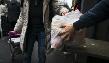 Kø for posene: - Massivt press