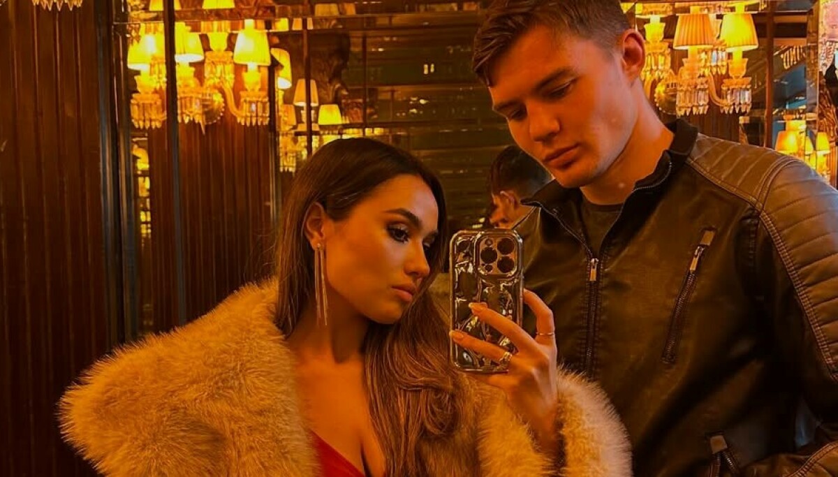 Adrian Hagen satser knallhardt som bokser. Han har modellkjæreste fra Las Vegas.