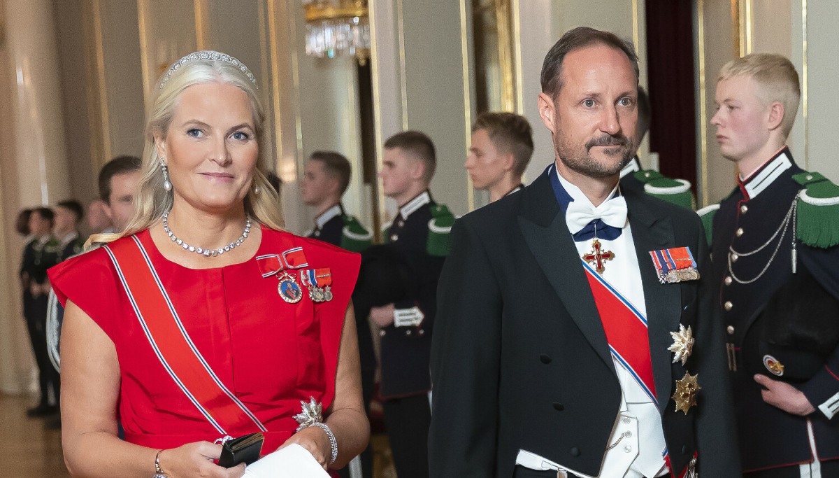 Bare kronprins Haakon skal på Nobel-banketten: Resten uteblir