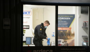 Jakter gjerningsmann etter knivran