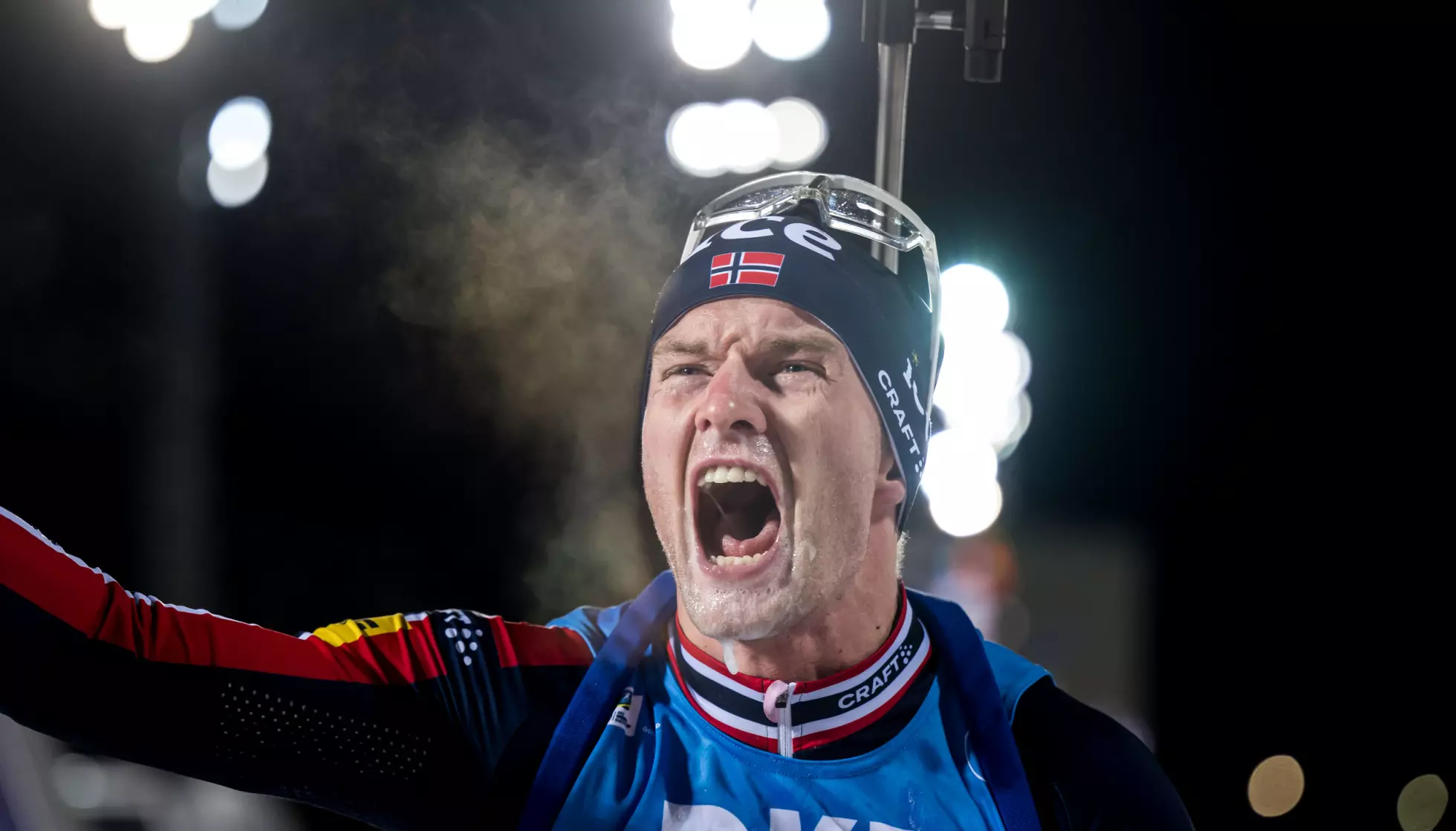 MINNE FOR LIVET: Johan-Olav Botn jublet for sin første verdenscupseier da han vant normalprogrammet i Östersund. Foto: Mathias Bergeld / BILDBYRÅN