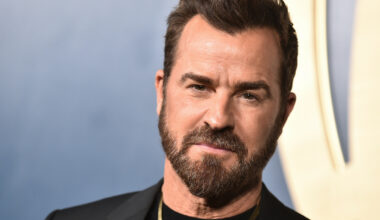 Justin Theroux sjokkerer med nytt utseende på rød løper