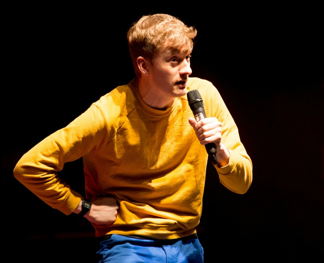 KOMIKER: James Acaster ble dumpet til fordel for Mr. Bean ... I dag synes han det er komisk. Foto: NTB