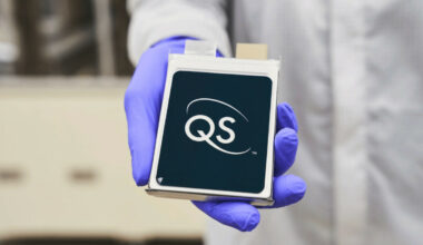 Setter superbatteriene i produksjon