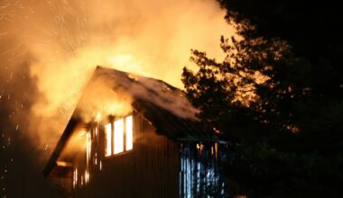 Bolighus nedbrent i Sandefjord: - Ikke kontakt med beboer