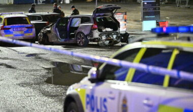 Sju politibiler skadet under biljakt