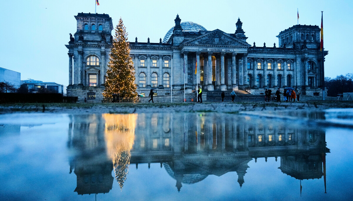 Tysk politiker siktet for nazihilsen