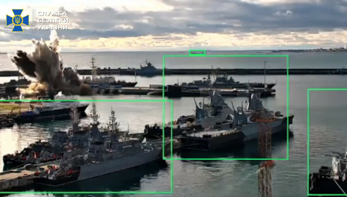 Hevder å ha sprengt russisk ubåt - Dagbladet