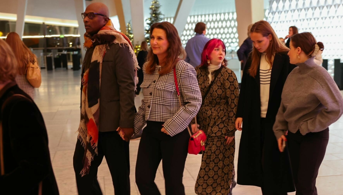 Kongefamilien på førjulstradisjon med Nøtteknekkeren i Oslo