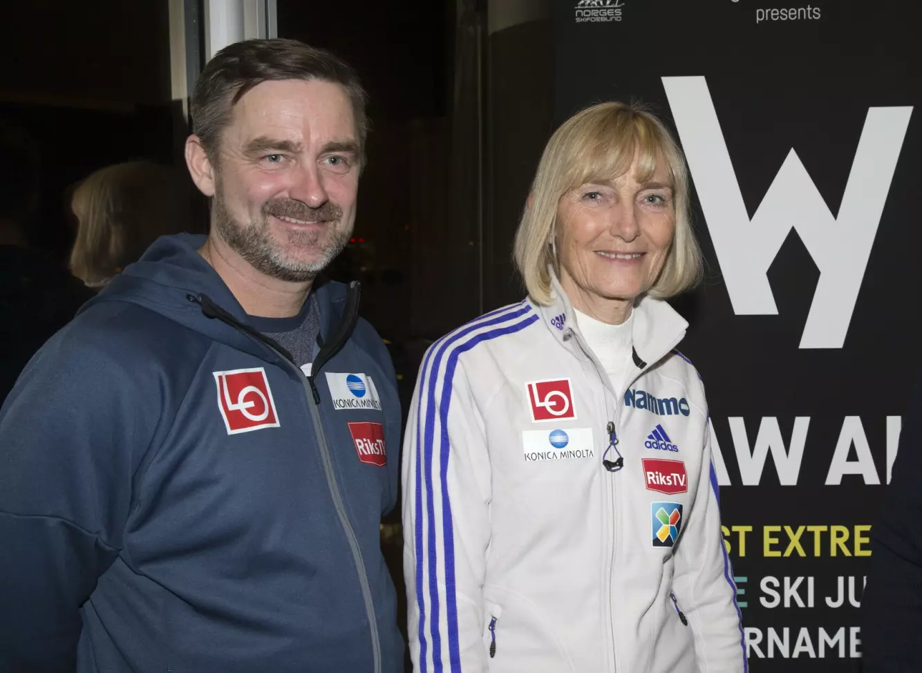 STOLT ØYEBLIKK: Den norske varianten av Hoppuka - Raw Air - ble presentert i Innsbruck i 2017. Her er en stolt Clas Brede Bråthen og Bente-Lill Romøren. Foto: Terje Bendiksby / NTB