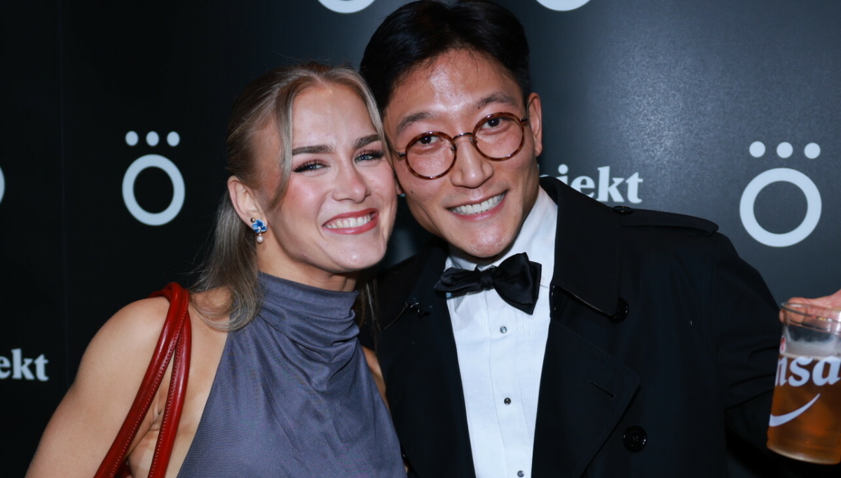 Kjendiser ankommer den røde løperen i Oslo