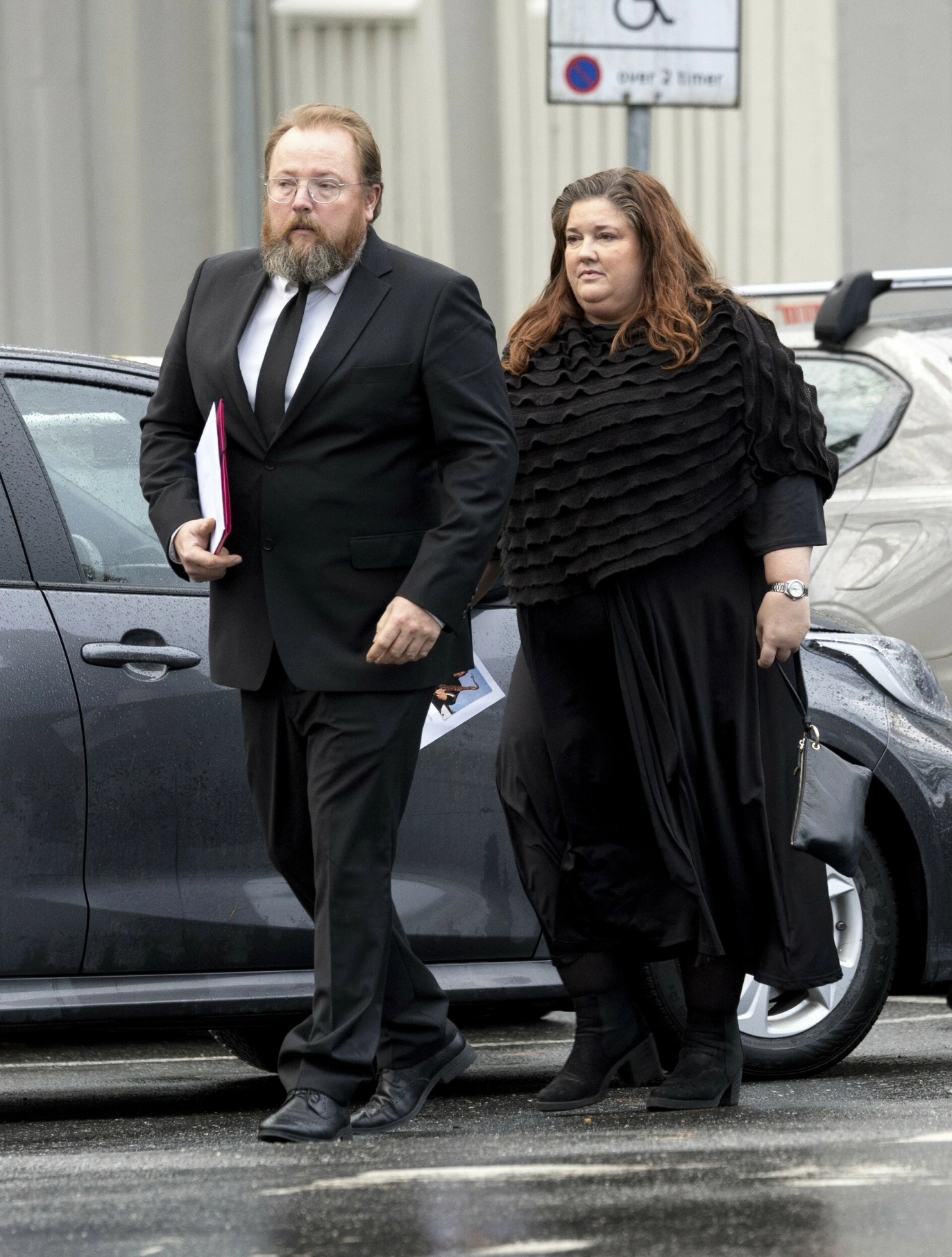 TAKK TIL ONKEL: Wenche Myhres datter
Fam Friis Andersson og hennes svenske ektemann
Marcus Friis Andersson ankommer kirken i forkant
av seremonien. Foto: Andreas Fadum