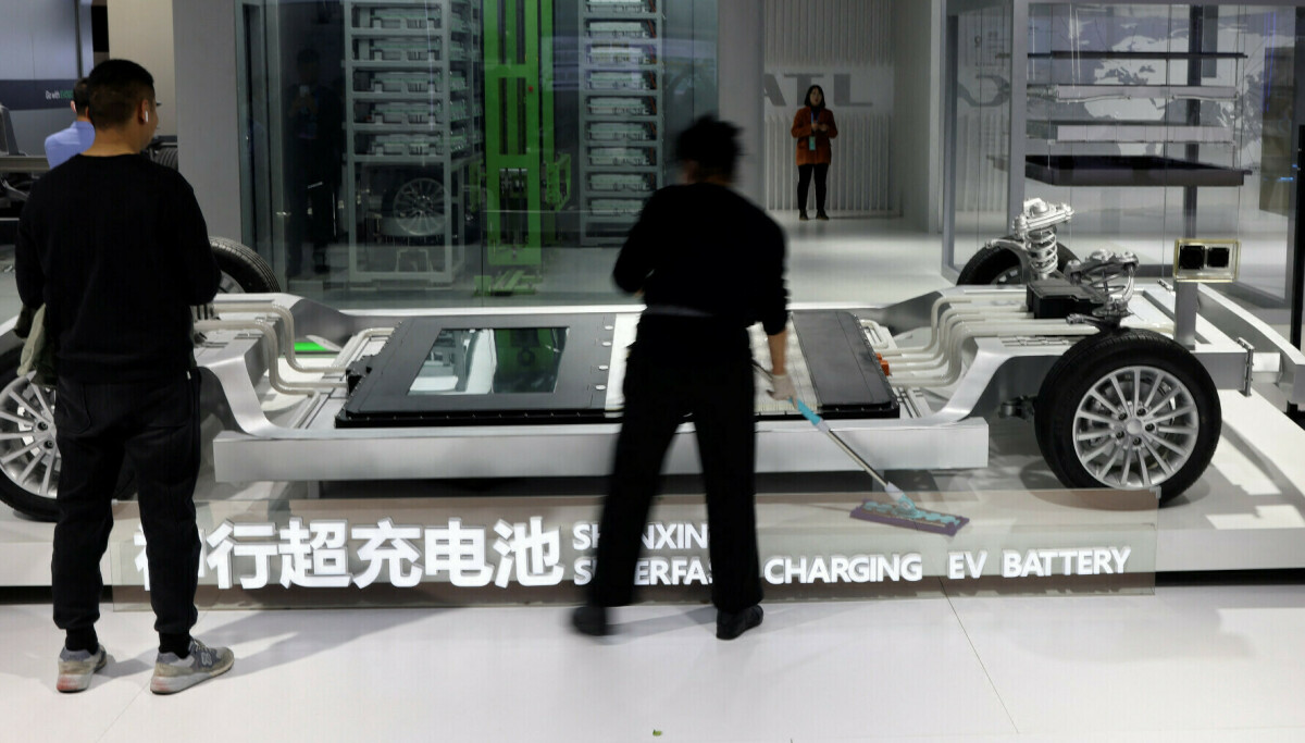 Batteriprisene fortsetter å synke - det betyr billigere elbiler