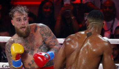 Knust av Joshua - fraktet til sykehus