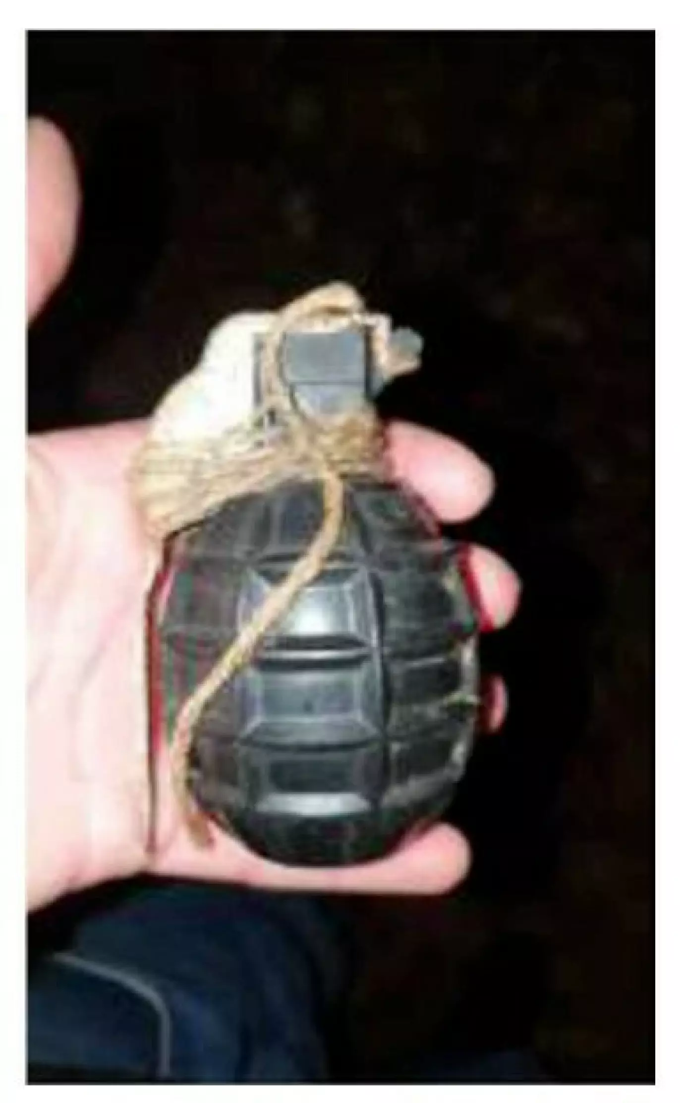 GRANAT: Granater er ofte brukt i voldsoppdrag. Dette bildet er fra etterforskningen av en 18-åring som forårsaket en eksplosjon i Stockholm. Foto: Politiet